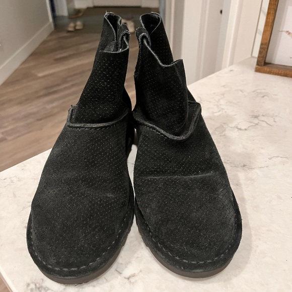 Ugg Suede Short Booties - Picture 3 of 5